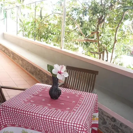 Louros House פונשל