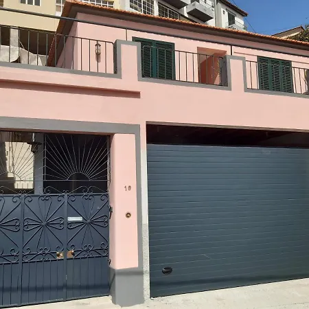 Louros House בית נופש *