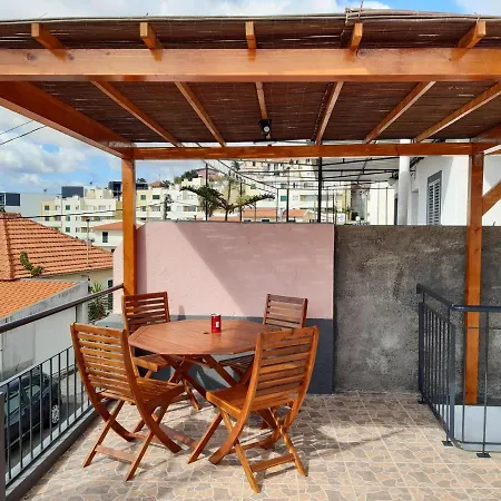 度假居 Louros House *