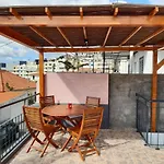 Semesterbostad Louros House *