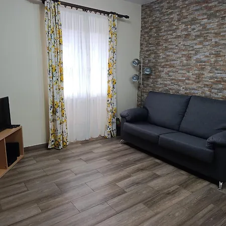 Louros House Prázdninový dům *